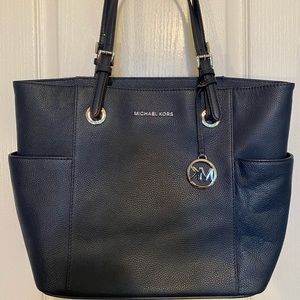 Michael Kors Charlotte large top zip tote